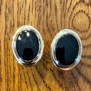 Vintage Hickok Gold Tone Black Onyx Oval Cufflinks Mid-Century